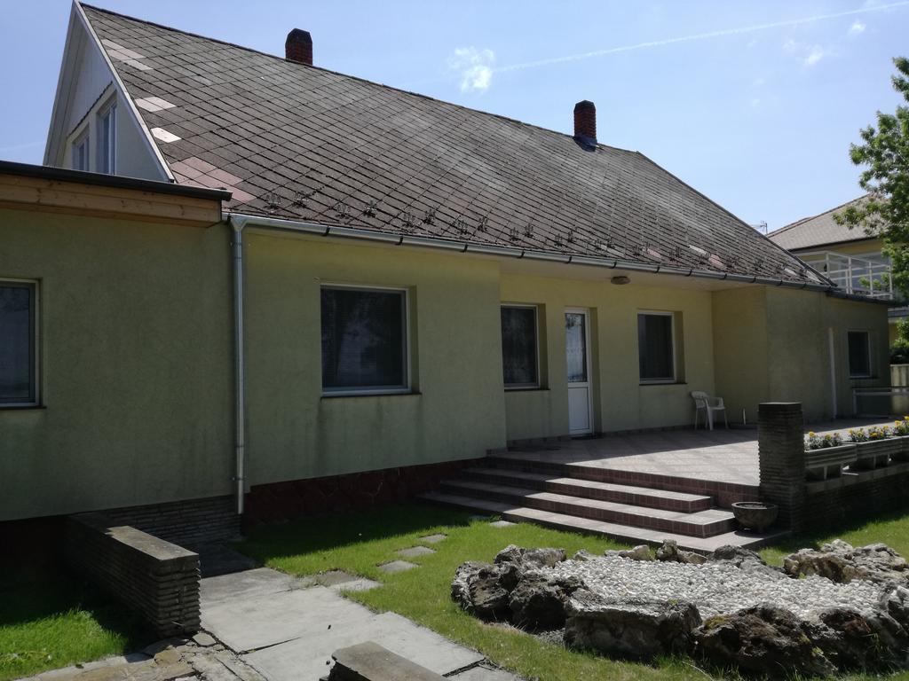 Margareta Apartmanhaz Lägenhet Balatonboglár Exteriör bild