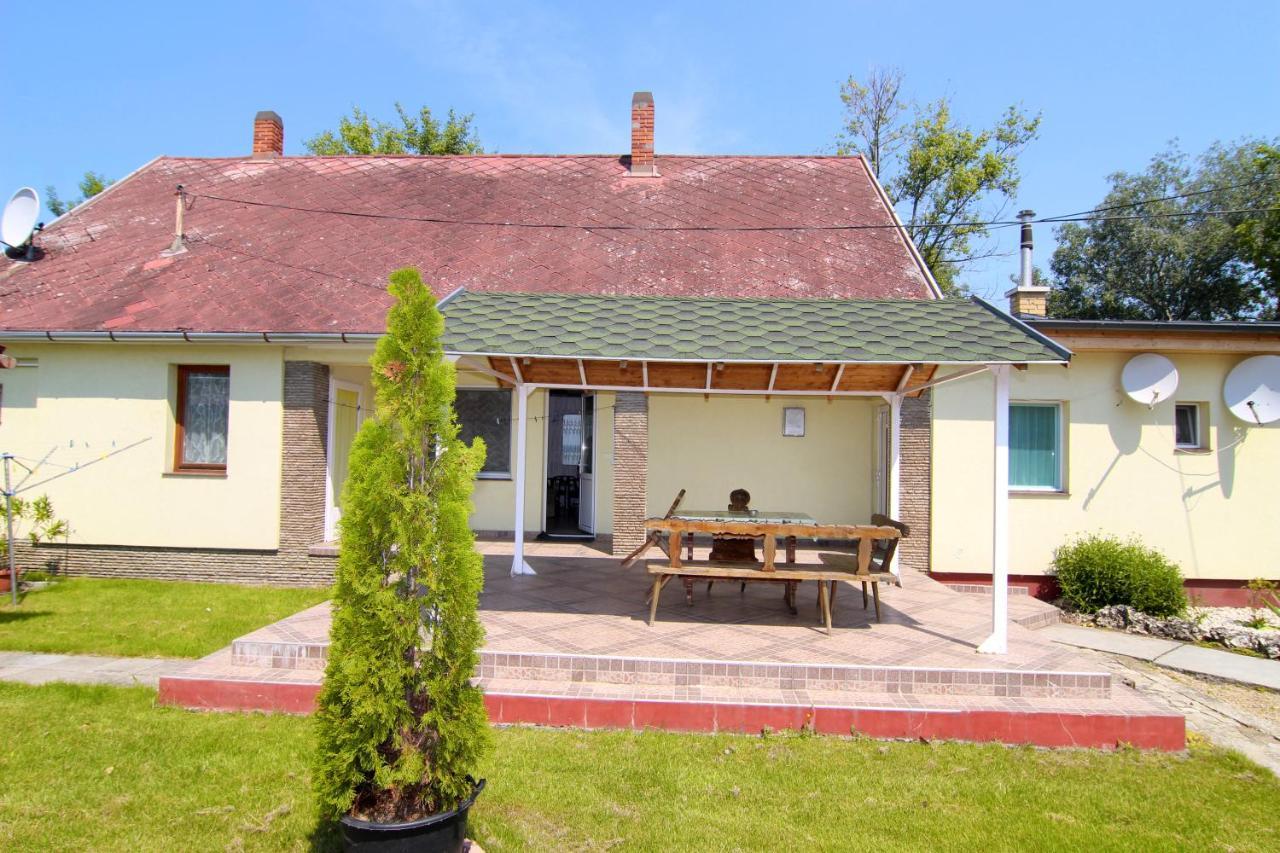 Margareta Apartmanhaz Lägenhet Balatonboglár Exteriör bild