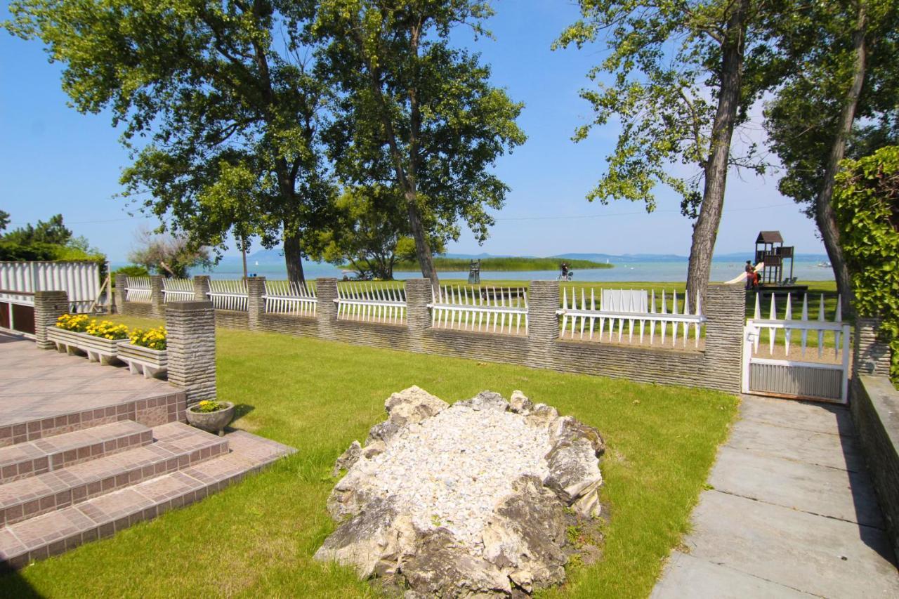 Margareta Apartmanhaz Lägenhet Balatonboglár Exteriör bild